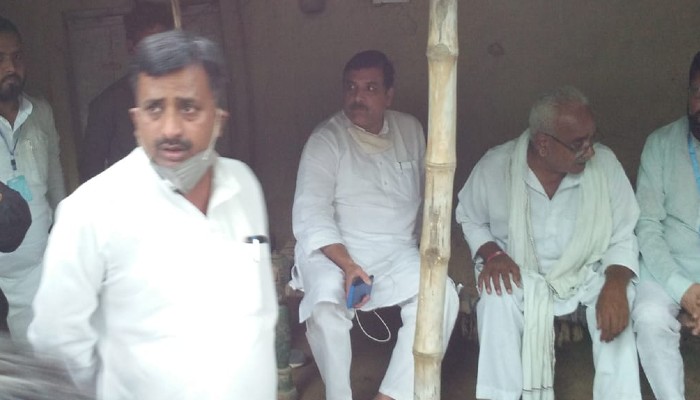 raebareli man dead in police custody AAP leader sanjay singh meets victim family