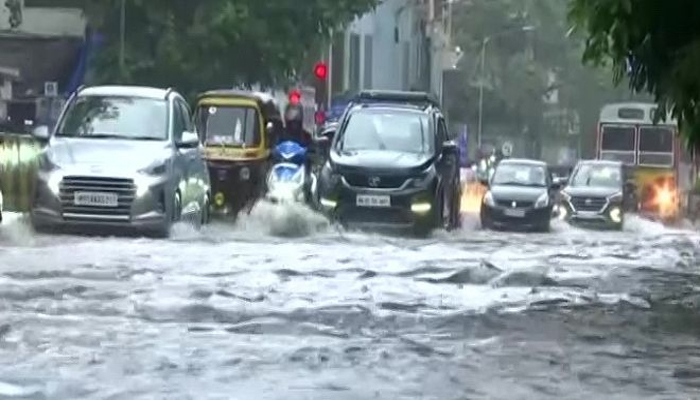 बारिश बनी मुसीबत: जलमग्न हो गए ये इलाके, सरकार ने जारी किया हाई अलर्ट