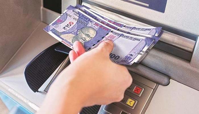 RBI का बड़ा ऐलान: बदले ATM कार्ड से जुड़े 4 नियम, 30 सितंबर से होंगे लागू