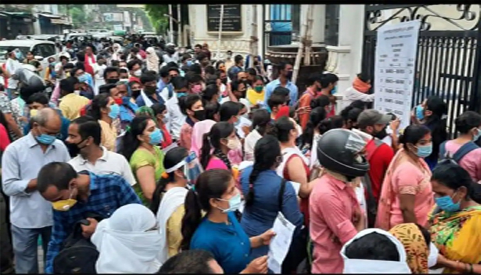 BHU से बड़ी खबर: 5 लाख छात्र देंगे प्रवेश परीक्षा, फैसले के खिलाफ छात्रों का 'सत्याग्रह'