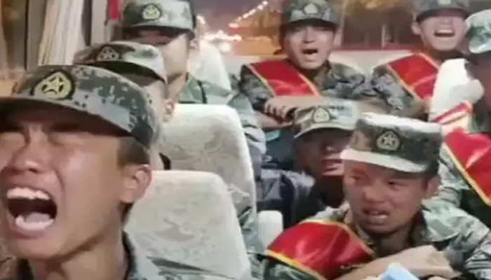 भारतीय सीमा पर तैनाती के बाद डर से रो रहे चीनी सैनिक! वीडियो हुआ वायरल