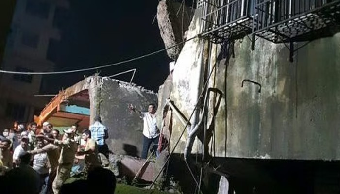 MAHARASHTRA three storey building collapses in bhiwandi rescue underway