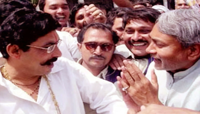 बाहुबली विधायक अनंत सिंह ने मारी पलटी, नीतीश को छोड़ अब लालू का देंगे साथ