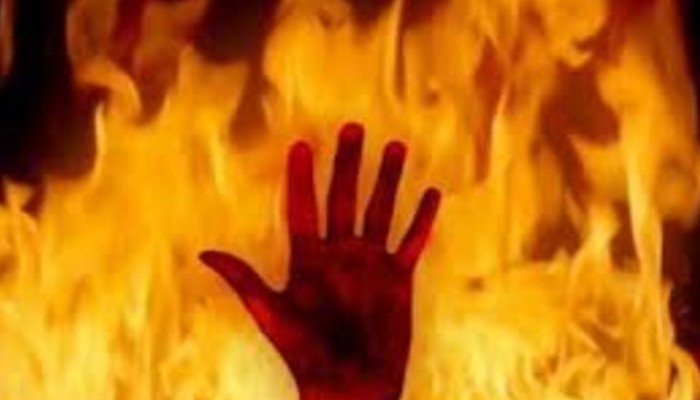 Man Burnt Mother And Wife Alive In Sonbhadra both dead