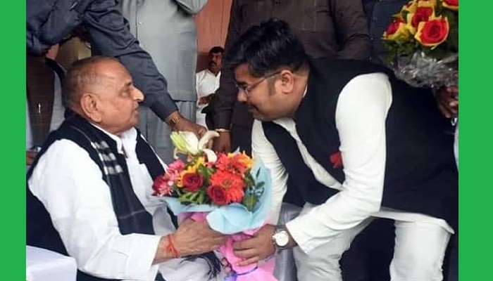 Manjhwan SP candidate Rohit Shukla with leader Mulayam Singh Yadav