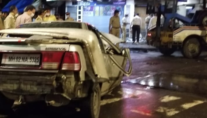 रेस्टोरेंट में बैठे लोगों को कार ने रौंदा: कई लोगों की मौत, जांच में जुटी पुलिस