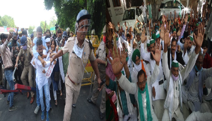 किसान बिल का विरोध: आप और भकियू ने किया प्रदर्शन, पुलिस ने किया गिरफ्तार