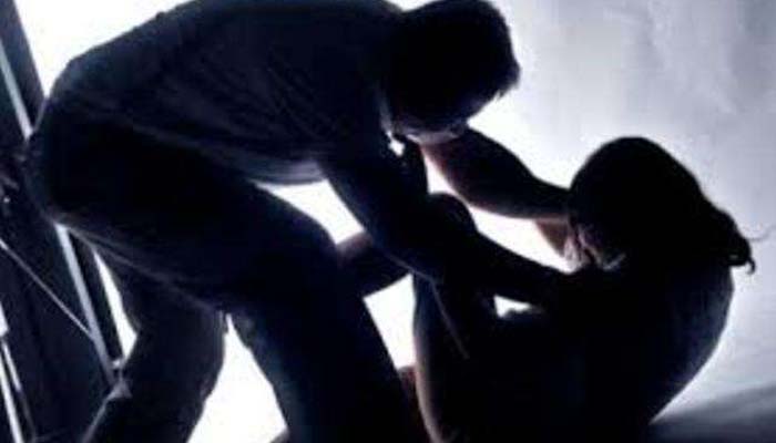 बलात्कार के बढ़ते मामले: दुष्कर्म के बाद घोंटा गला, पुलिस की गोली से आरोपी घायल