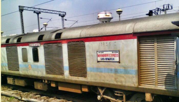 मरते दम तक भारतीय रेल को अडानी-अंबानी की रेल नहीं बनने देंगे: रेलवे कर्मचारी