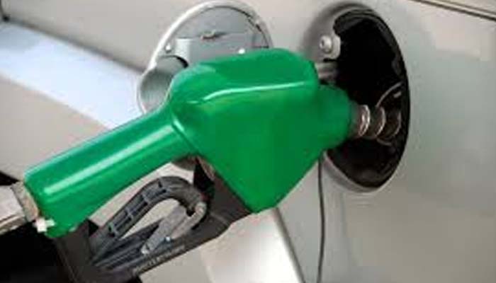 वाहनचालकों को राहत: इतना सस्ता हुआ पेट्रोल-डीजल, जान लें नया रेट