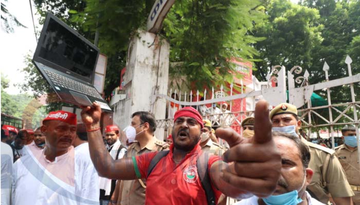 samjwadi chaatra sabha protest-3