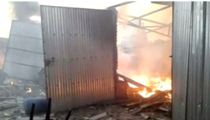 unnao blast firecracker factory explosion 1 killed 4 Seriously injured 