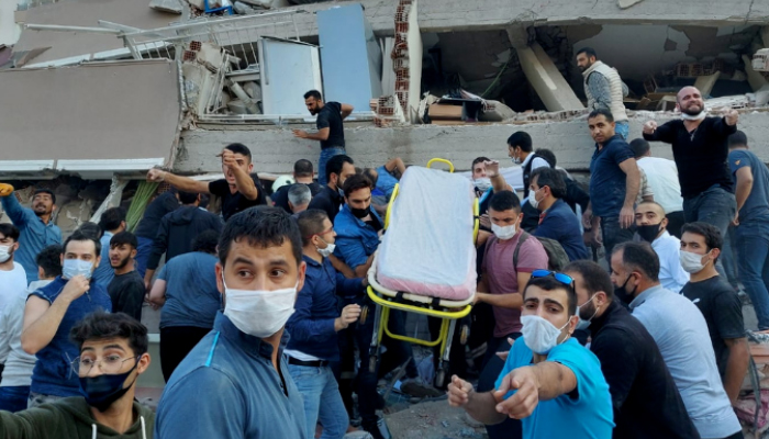 भीषण भूकंप से थर्राया देश: 22 लोगों की मौत, रेस्क्यू ऑपरेशन जारी, दहशत में लोग