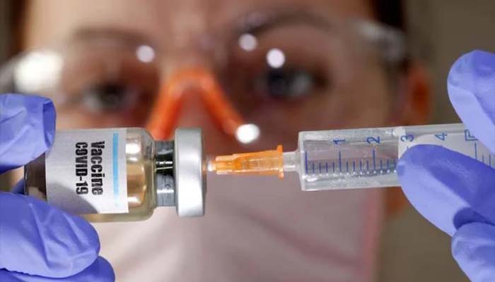 कोरोना वायरस के वैक्सीन के परीक्षण के दौरान घटी बड़ी घटना, एक की मौत