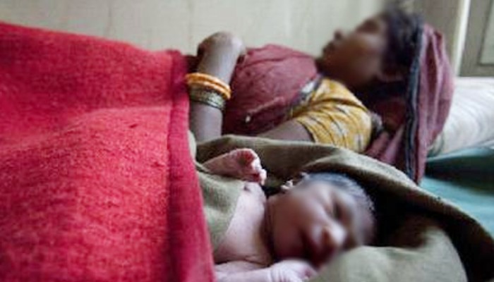 बेटी का जन्म बना काल: ससुरालीजनों ने की हत्या, मां के लिए बिलख रही मासूम