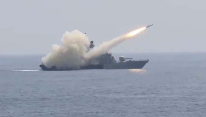 नौसेना ने दिखाई ताकत: लॉन्च की दमदार एंटी-शिप मिसाइल, देखें वीडियो
