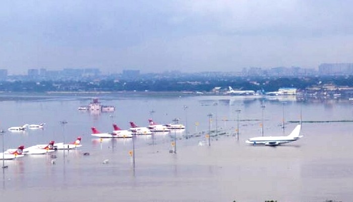Tamil Nadu Chennai Heavy Rain Flooded Airport City Drown into Water