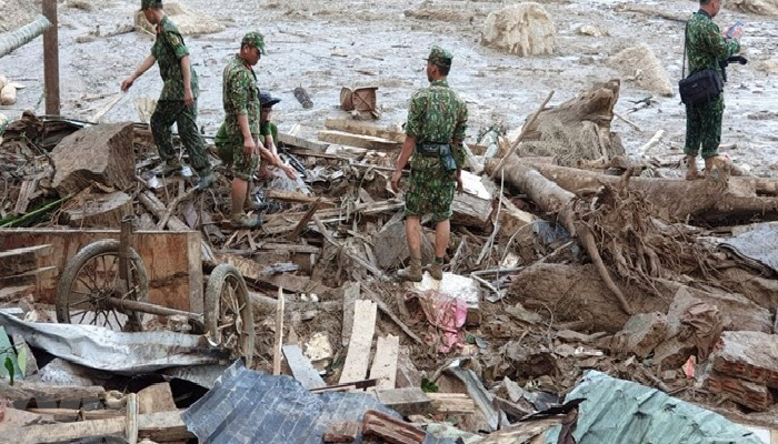 भयानक तूफान से मची तबाही: 35 लोगों की मौत, सैकड़ों लापता, बुलाई गई सेना