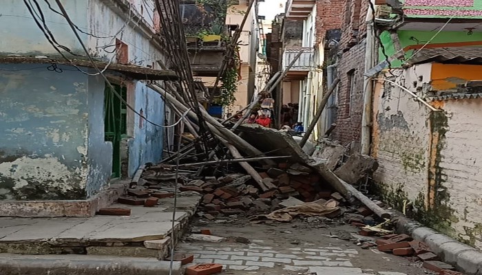 Varanasi under construction houses-visor-collapsed many workers injured