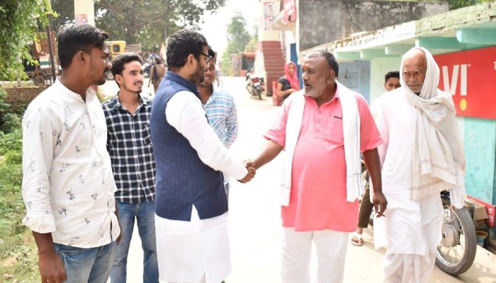 Yuva Chetna Leader rohit Singh meet villagers in ballia attack Yogi Govt 
