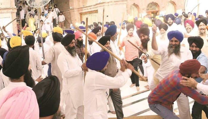 punjab sgpc task force- sikh organizations Clash in amritsar