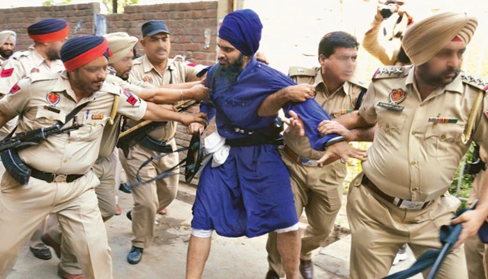 punjab sgpc task force- sikh organizations Clash in amritsar