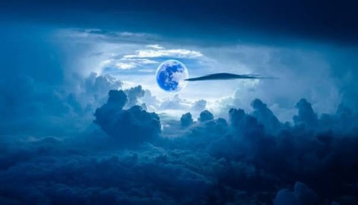 Blue Moon: चांद से जगमगाएगा पूरा आसमान, ऐसा होगा पहली बार, इस दिन दीदार