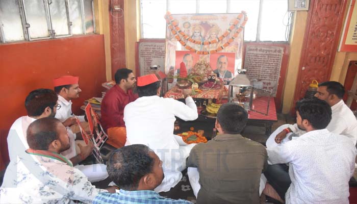 sp worker worship for mulayam singh-5