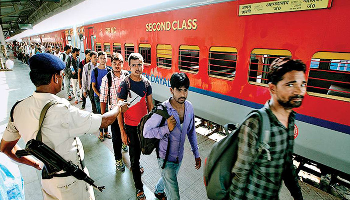 रेल यात्रियों को तगड़ा झटका: रेलवे ने बनाया नया नियम, देना होगा इतना ज्यादा किराया