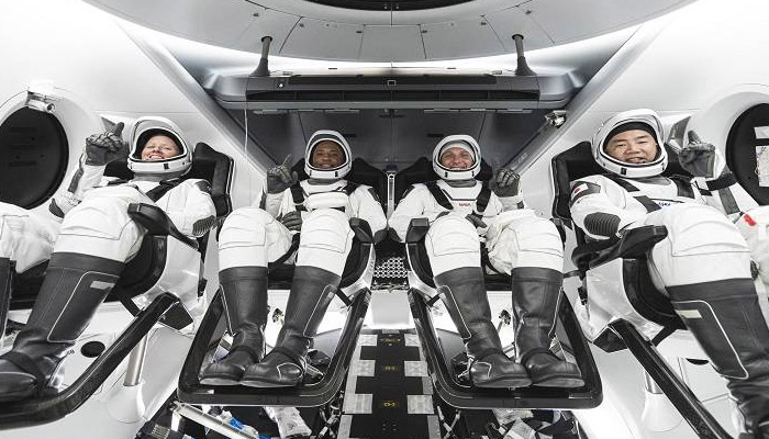 SpaceX ने रचा इतिहास: चार अंतरिक्ष यात्रियों को भेजा ISS, दुनिया में हो रही तारीफ