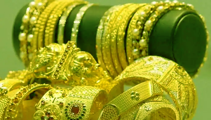 सोना बहुत महंगा: 1000 रुपये से बढ़ी GOLD की कीमत, धनतेरस तक इतना होगा भाव