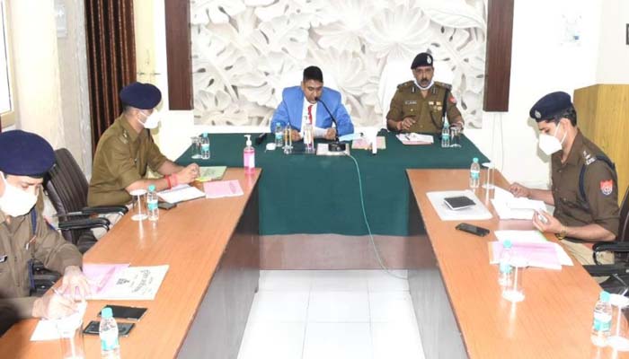 अपर पुलिस महानिदेशक ने की समीक्षा, त्योहारों को लेकर दिए ये निर्देश