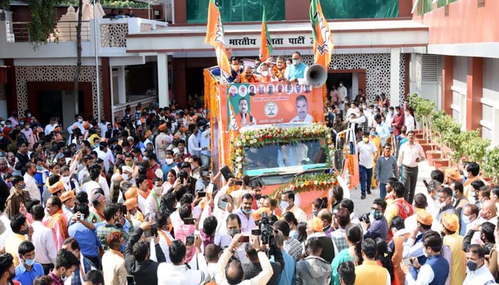 खण्ड स्नातक चुनाव, बीजेपी प्रत्याशियों ने दाखिल किया नामांकन पत्र