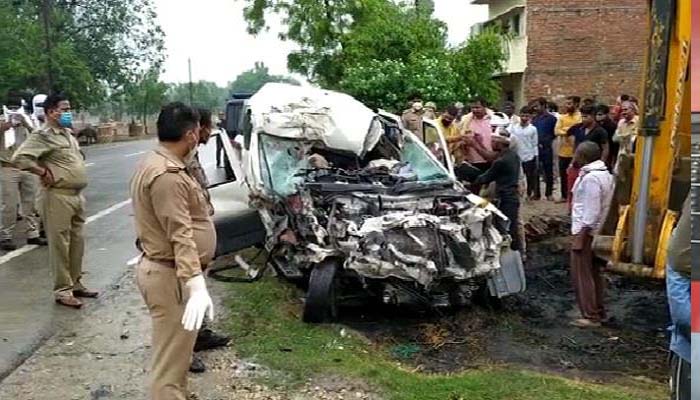 प्रतापगढ़ में भीषण हादसा: सिपाही समेत 5 लोगों की मौत, परिवार में मचा कोहराम