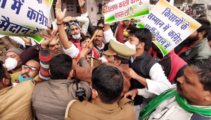 सहारनपुर में कांग्रेस कार्यकर्ताओं ने कृषि कानून को लेकर सांसद को ...