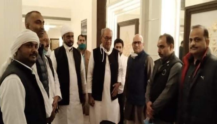 Congress Leader Digvijay Singh varanasi Visit Accused BJP over Farmers Protest