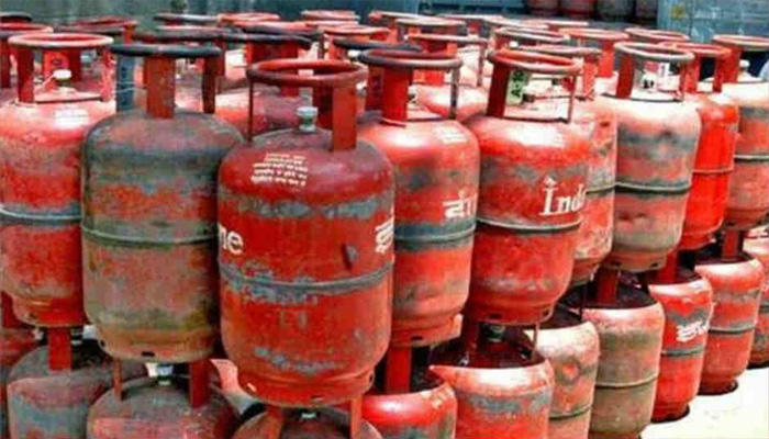 LPG गैस पर 500 रुपये का कैशबैक, तेजी से लोग करा रहे सिलेंडर की बुकिंग