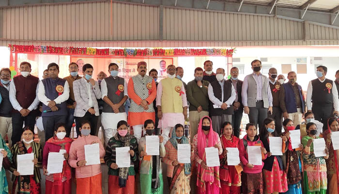 जौनपुर के 579 शिक्षक: मिल गया नियुक्ति पत्र, उत्साह से झूम उठे सभी