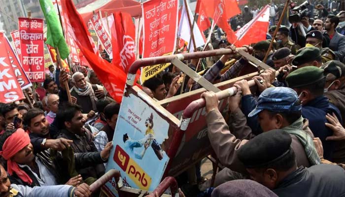किसान आन्दोलन: पटना में प्रदर्शनकारियों पर पुलिस ने किया लाठीचार्ज, कई चोटिल