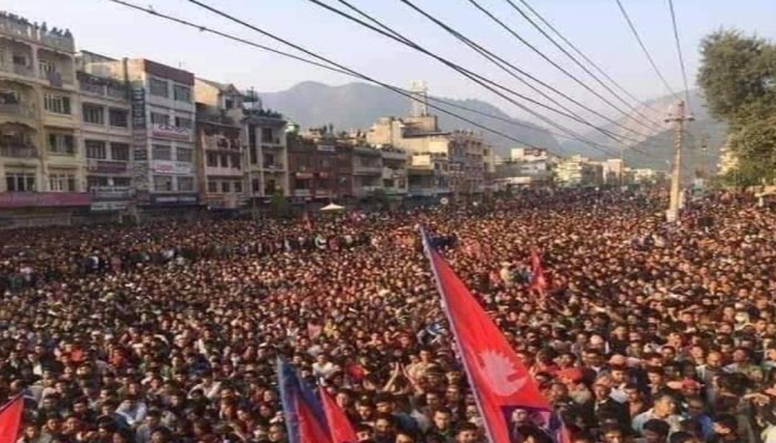 नेपाल में हिंदू राजशाही की मांग: सड़कों पर हजारों प्रदर्शनकारी, ओली की हालत खराब
