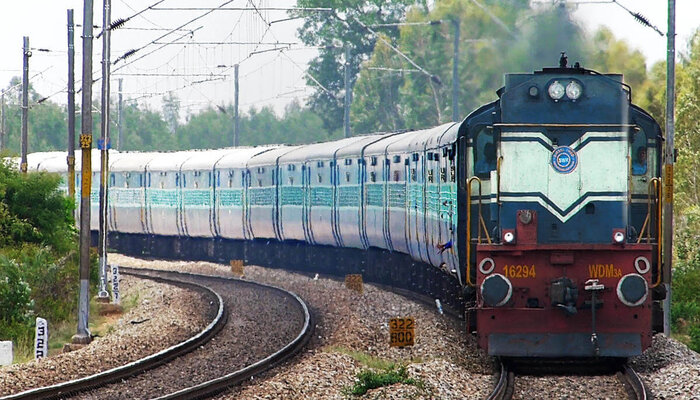 भक्तों के लिए खुशखबरी, मां वैष्णो देवी जाने के लिए रेलवे चलाएगा कई ट्रेनें, देखें लिस्ट