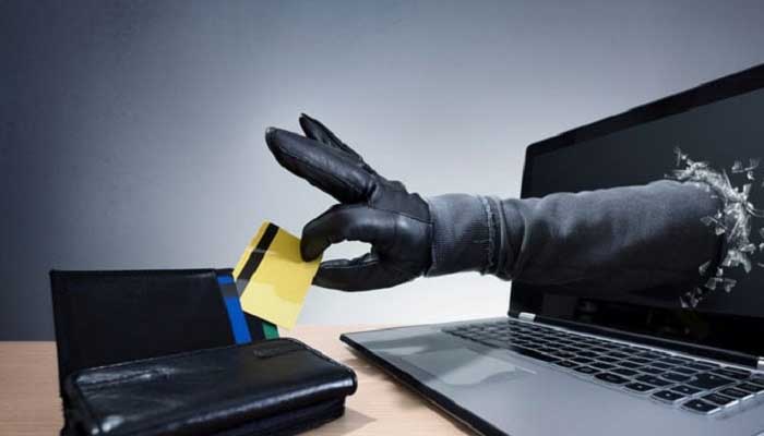 डेबिट-क्रेडिट कार्ड धारकों पर खतरा: डेटा लीक हुआ लीक, जानें क्या-क्या हुआ चोरी