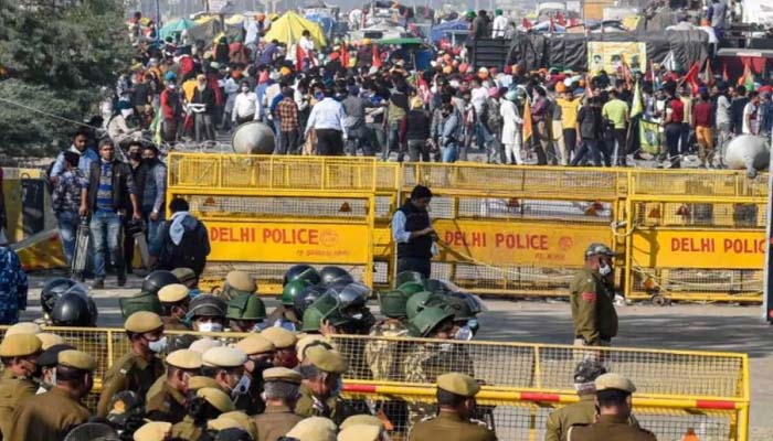 किसान आंदोलन: दिल्ली के कई एंट्री प्वाइंट को किया गया बंद, पुलिस ने बढ़ाई सुरक्षा