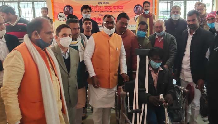 जौनपुर: राज्य मंत्री ने दिव्यांगों को दिया तोहफा, खिलखिला उठे चेहरे