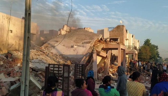 gujarat-gandhinagar-ongc-pipeline-blast-1 killed 2 injured building collapse