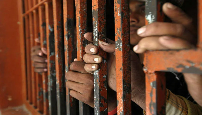 बदल रहे यूपी के जेल: अब लग गई मोबाइल पर रोक, 271 जैमर लगाए गए
