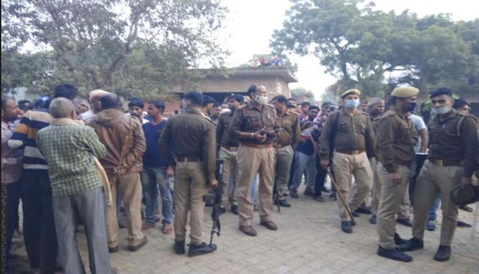 कानपुर देहात: सिपाही समेत 5 लोगों ने बरसाईं गोलियां, कई घायल, फोर्स तैनात