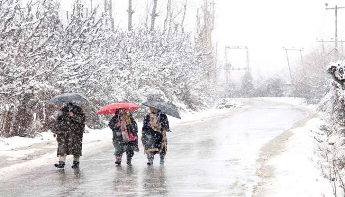 कांप रहा कश्मीर: यहां चिल्लै-कलां का भयानक प्रकोप, बारिश-बर्फबारी से बुरा हाल