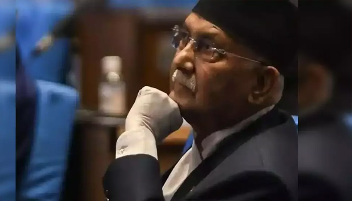 अपने को दगा देकर कुर्सी पर काबिज हुए नेपाली PM केपी ओली, भारत से दुश्मनी
