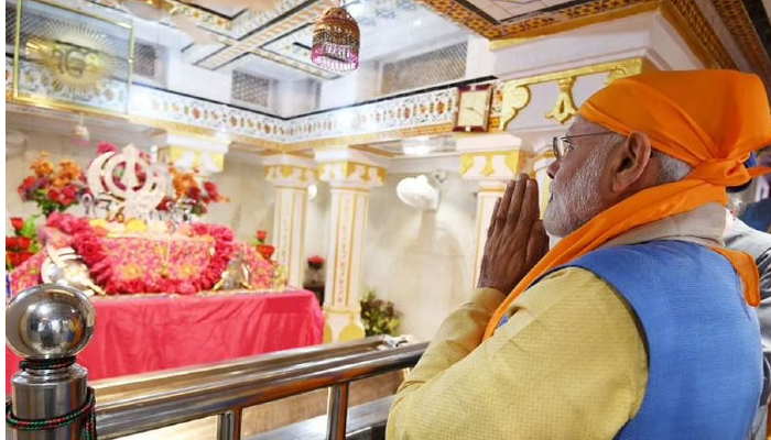 pm-narendra-modi unscheduled visit gurudwara rakab ganj sahib paid-tributes-to-guru-teg-bahadur